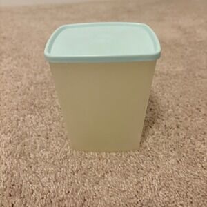 Vintage Tupperware Rectangle Container Canister‎ Pastel Blue Lid 6.5x 5x 4.5
